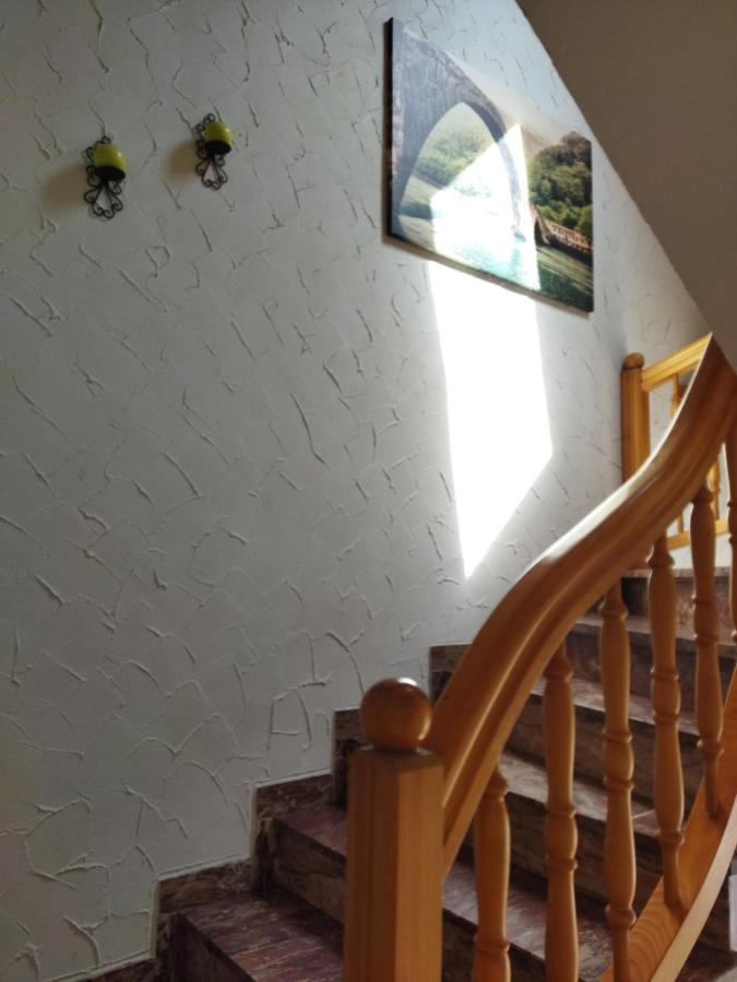 Aussergewoehnliche Atelierferienwohnung Mit Balkon An Der Donau Winzer 외부 사진