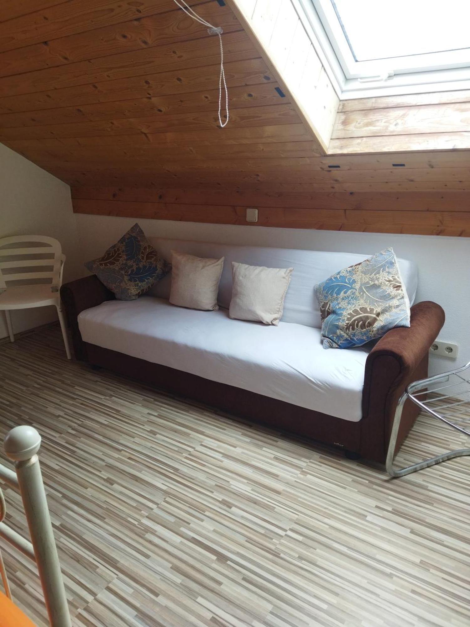 Aussergewoehnliche Atelierferienwohnung Mit Balkon An Der Donau Winzer 외부 사진